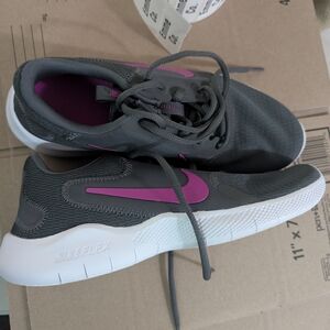NWOT Nike Women's Dark Gray and Purple Sneakers